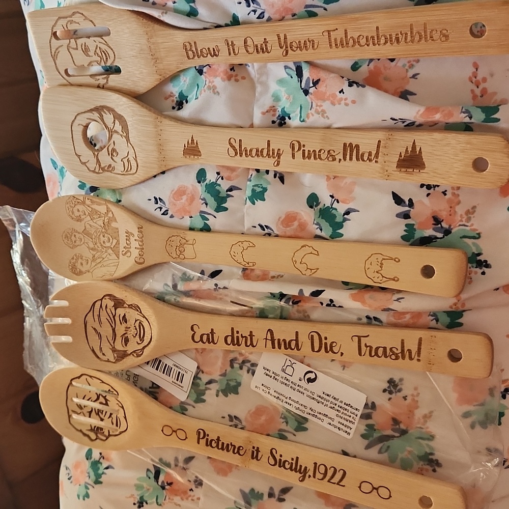BNWT Set of 5 Golden Girls spatula set